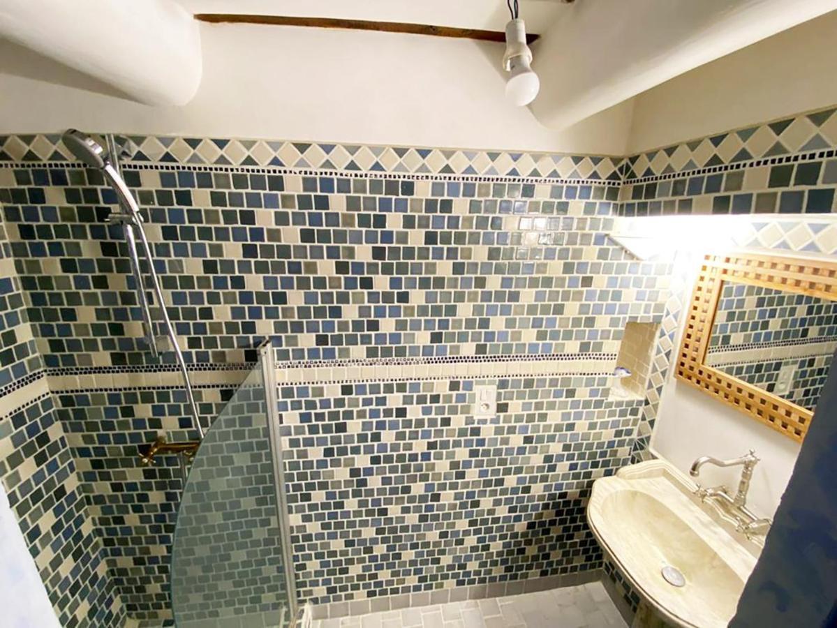 Maison D'Hotes, Superbe Et Spacieuse ,Dans Un Cadre Charmant Calme Et Verdoyant Pernes-les-Fontaines Luaran gambar